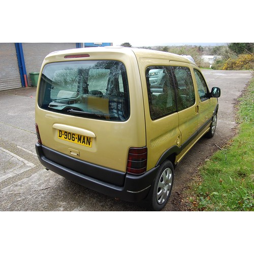 19 - D-906-MAN
Yellow Peugeot Partner Combi Escapade 1587cc
First Registered 14.11.2003
Approx 131,000 mi... 