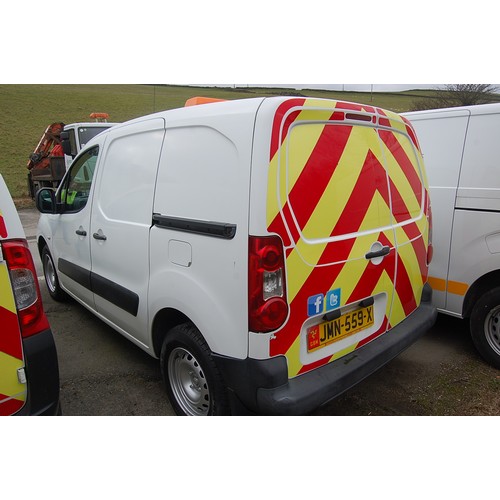 2 - JMN559X
White Citroen Berlingo 1.6D Van
First Registered 07.09.2009
Approx 94,981 miles
Manual Diese... 