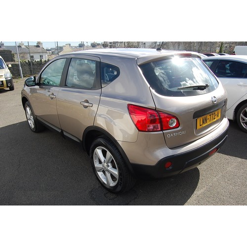 32 - LMN772A
Beige Nissan Qashqai 1997cc
First Registered 28.01.2009
Approx 114,245 Miles
Manual Petrol