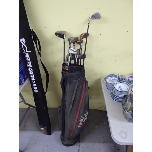 190 - A set of golf clubs with trolley