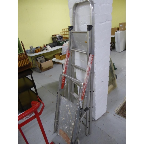 276 - Aluminium step ladder and painters platform