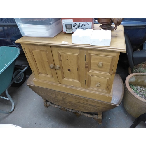 31 - Pine cabinet with cupboards and two drawers