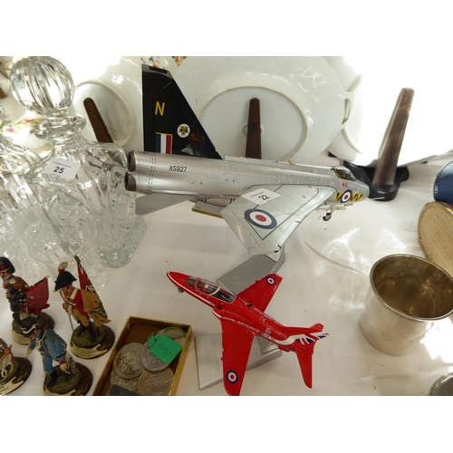 22 - Model of a lightning and a red arrow aeroplanes