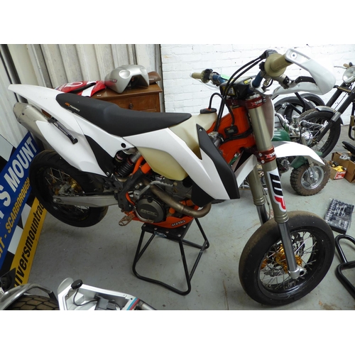 13 - KTM SuperMoto 350
First Registered 2015
 EXCF 6 Days Model Needs radiator hoses was UK registered no... 