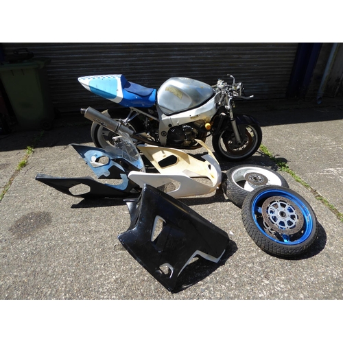 29 - Suzuki 600K1
Race bike Pete Taylor tuned engine Ohlins rear shock Ohlins fork internals Includes wet... 