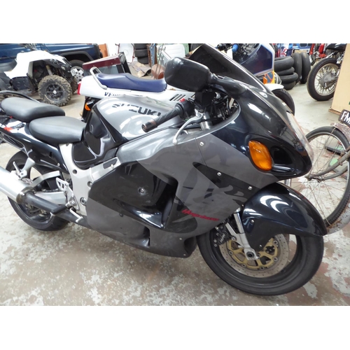 36 - T493PDG
Suzuki GSX1300RX
First Registered 17.07.1999
Approx 53000 Miles
 Starts and runs