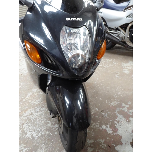 36 - T493PDG
Suzuki GSX1300RX
First Registered 17.07.1999
Approx 53000 Miles
 Starts and runs