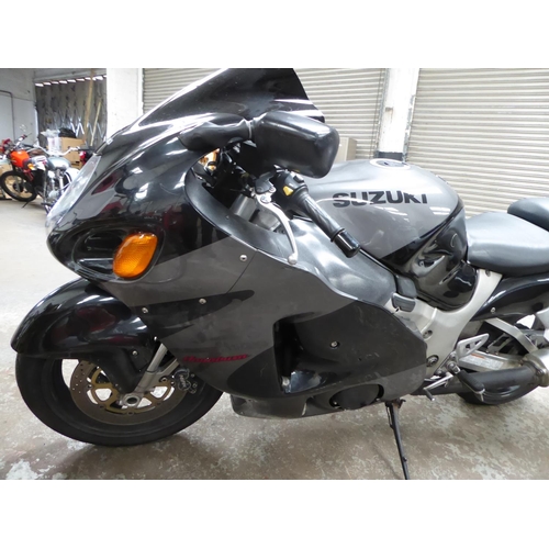 36 - T493PDG
Suzuki GSX1300RX
First Registered 17.07.1999
Approx 53000 Miles
 Starts and runs