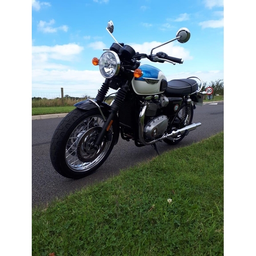 39 - EMN980
Triumph Bonneville T120
First Registered 29.08.2018
Approx 3400 Miles
 1200CC Serviced