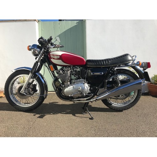 27 - HMN160P
Triumph Trident T160V
First Registered 23.03.1977
Approx 23,800 miles
Petrol
No known faults... 