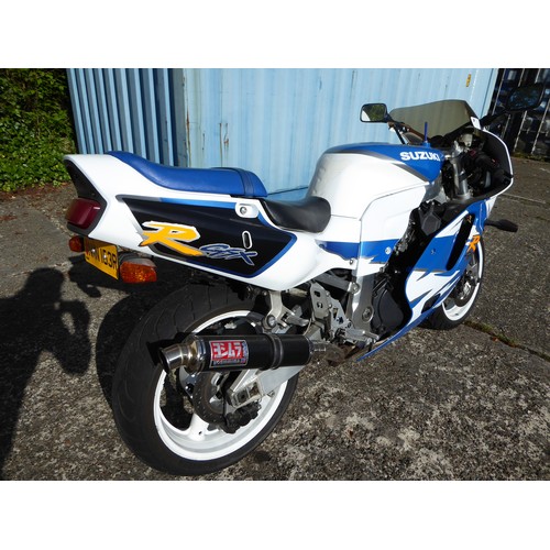 25 - NMN153R
Suzuki GSXR750
First Registered 9.10.1996
Approx 8000 Miles
 Taxed Starts and runs but has n... 