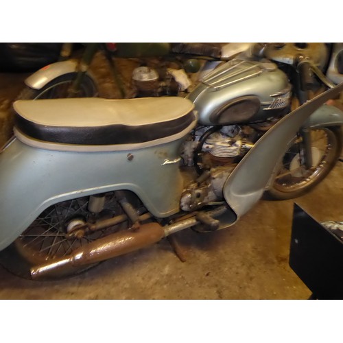 66 - Garage Find!
Blue Triumph 650cc 6T Thunderbird circa 1960s?
With fairing
13,873 miles showing