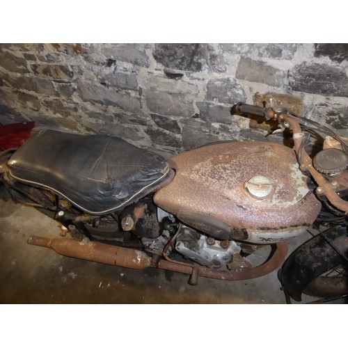 67 - Garage Find!
Norton ES2 500cc circa 1950s?
40,025 miles showing