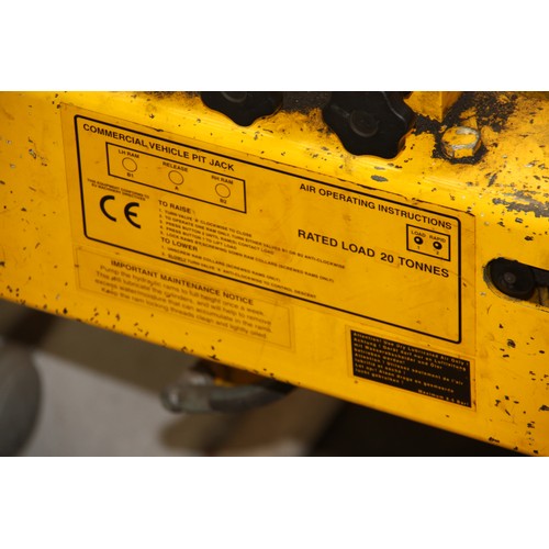 100 - Hydraulic Commercial Vehicle Pit Jack Rated load 20 Tonnes
In daily use until test center move
VAT O... 