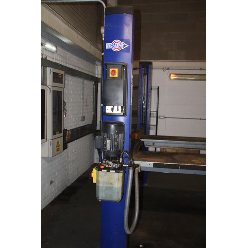 104 - FFB Four post 3.5 tonne vehicle lift
VAT ON HAMMER @ 20%
MUST BE REMOVED WITHIN 14 DAYS OF PURCHASE