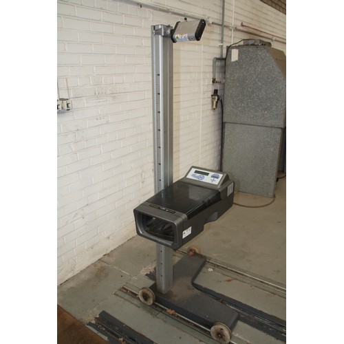 105 - Tecnoluz Headlight beam tester - year 2016 - with track
VAT ON HAMMER @ 20%
MUST BE REMOVED WITHIN 1... 