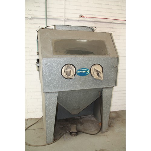 106 - Eastwood Blast cabinet
VAT ON HAMMER @ 20%
MUST BE REMOVED WITHIN 14 DAYS OF PURCHASE