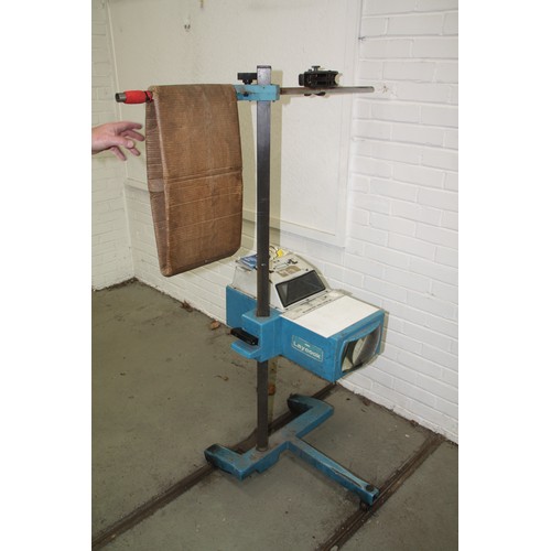 109 - Laycock beam tester model 128826
VAT ON HAMMER @ 20%
MUST BE REMOVED WITHIN 14 DAYS OF PURCHASE