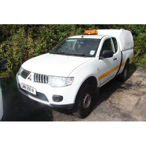 170 - LMN290M
White Mitsubishi L200 4 Work 4X4
First Registered 19.03.2014
Approx 31,009 miles
Manual Dies... 