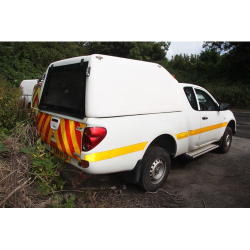 172 - LMN847A
White Mitsubishi L200 4 life 2477cc
First Registered 07.11.2012
Approx 106,432 miles
Manual ... 