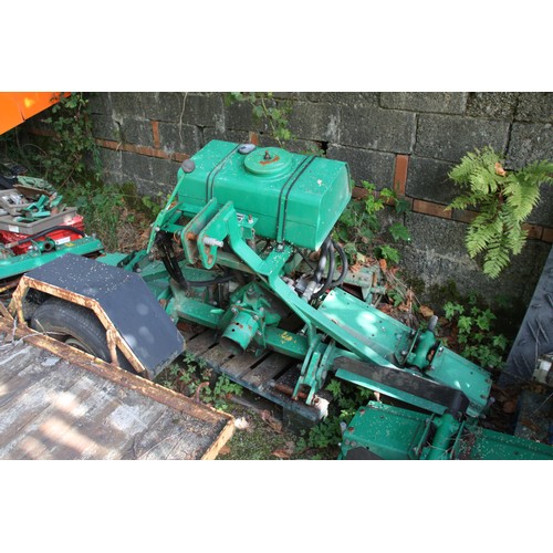 219 - Two Ransomes Jacobsen Ltd hydraulic PTO driven cylinder mowers - Spares/repair - plus a pallet of sp... 