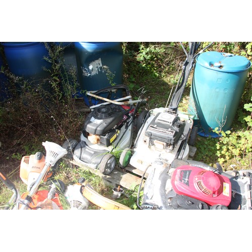 216 - Five assorted lawn mowers - all spares repair
On Behalf of Department of Infrastructure
VAT ON HAMME... 