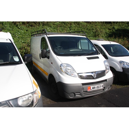 196 - LMN869N
White Vauxhall Vivaro 2700 CDTi
First Registered 08.05.2014
Approx 32,703 miles
Manual Diese... 