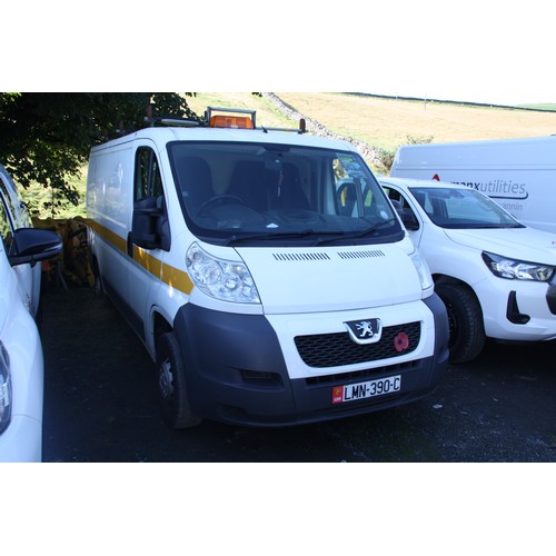 255 - LMN390C
White Peugeot Boxer 330 L2H1 Van
First Registered 08.01.2013
Approx 68,026 miles
Manual Dies... 