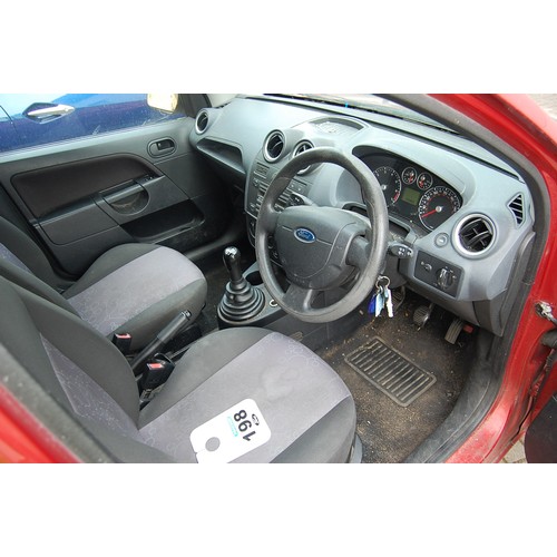 286 - HMN241M
Red Ford Fiesta style 1388cc
First Registered 30.06.2006
Approx 125,969 miles
Manual Petrol