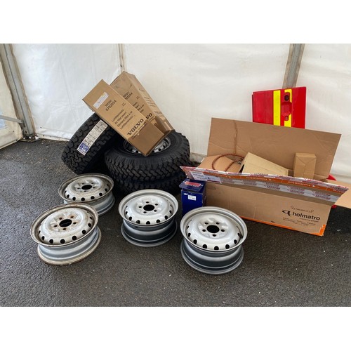 154A - Collection of parts for Pinzgauer - fuel tank, tyres, wheels etc