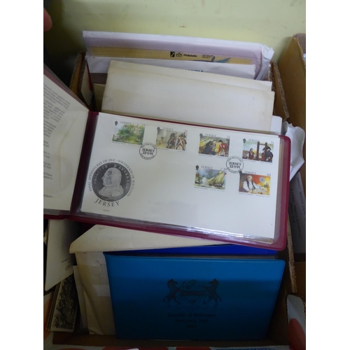 109 - Box of presentation packs - various countries