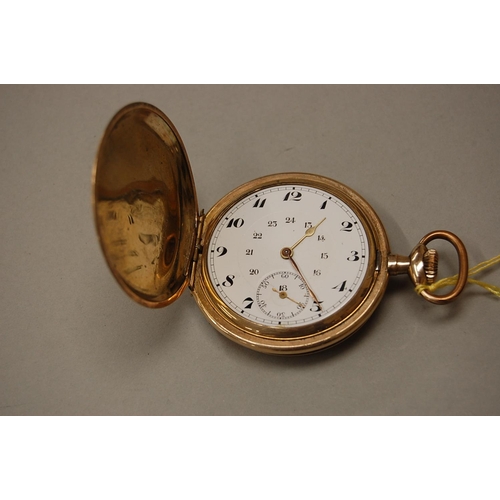 140 - A good quality gold plated side winding Hunter pocket watch with engine turned decoration