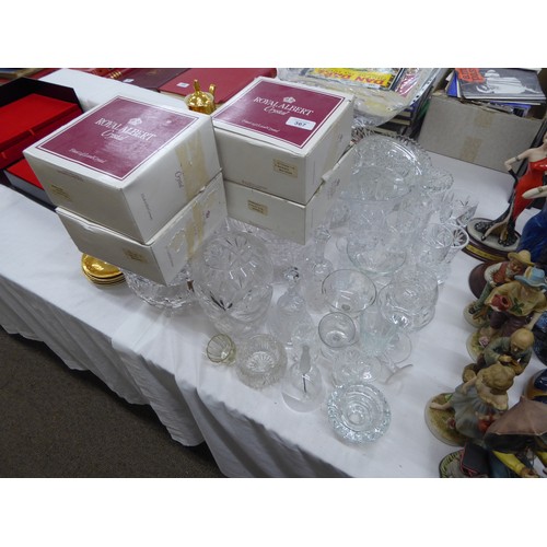 367 - A large collection of chrystal glassware