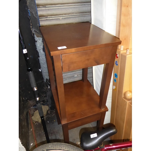 89 - Pair of single drawer bedside cabinets