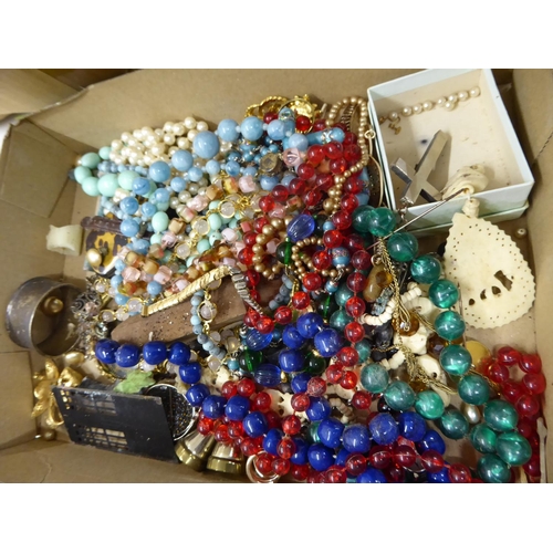 444 - Box of costume jewellery