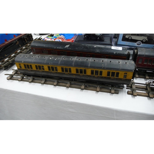 182 - Hornby Meccano O gauge LNER locomotive and tender 'Yorkshire' plus four coaches and track