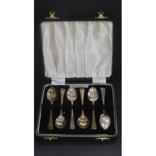 302 - A cased set of silver coffee spoons Birmingham 1964