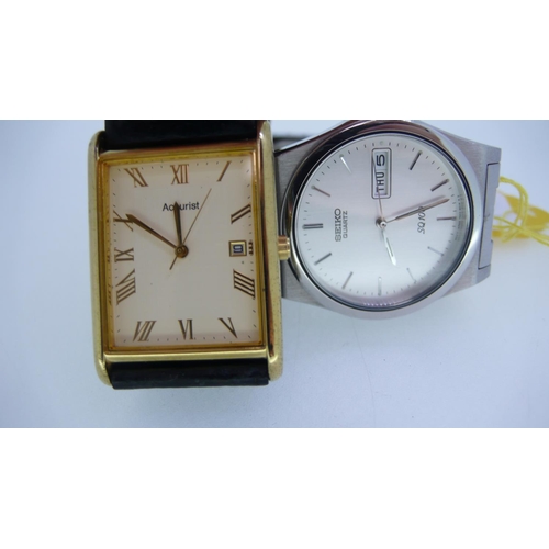 26 - Two Gent's wrist watches Seiko together with Accurist