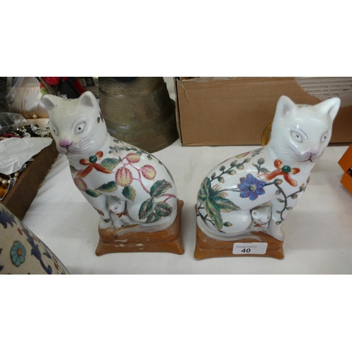 40 - Pair of oriental porcelain cat ornaments