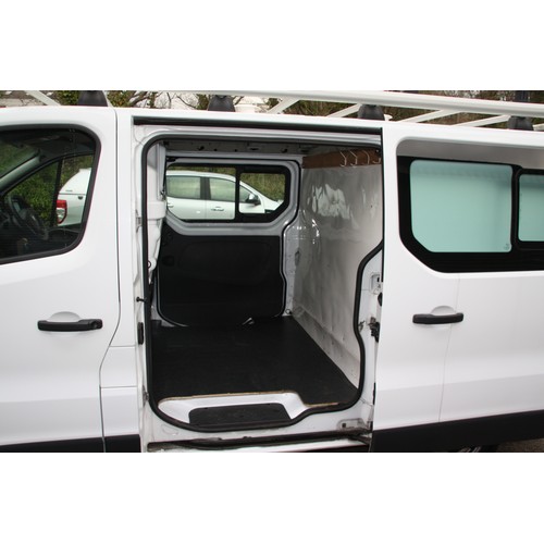 2 - LMN768Y
WHITE VAUXHALL VIVARO 2700 L1H1 VAN 1598cc
First Registered 30.04.2015
Approx 72000 Miles
La... 