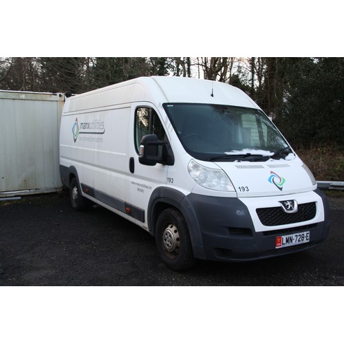 27 - LMN728E
WHITE PEUGEOT BOXER L4H2  VAN 2198cc
First Registered 15.04.2013
Approx 94150 Miles
Last Ser... 