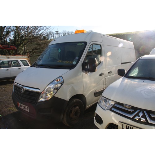 28 - LMN288P
WHITE VAUXHALL MOVANO R3500 L3H2 VAN 2299cc
First Registered 10.06.2014
Approx 80929 Miles
L... 