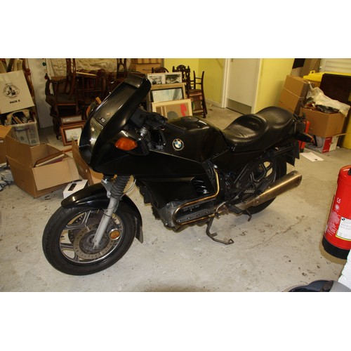 43 - O89MAN
BMW K100RS
First Registered 15.09.1987
Approx 43,330 miles
Manual 5 speed petrol
Neutral ligh... 