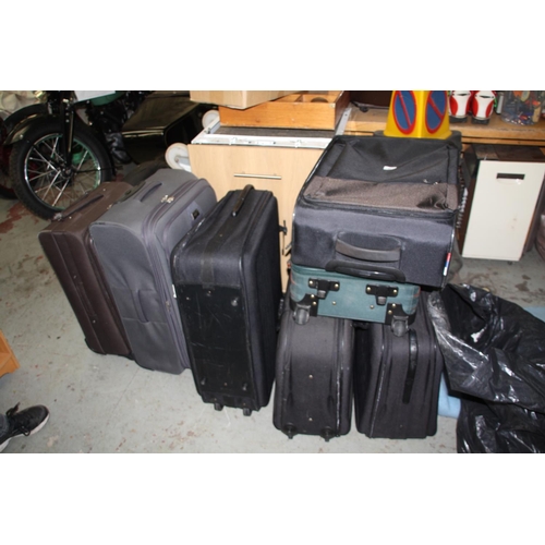 26 - Large collection of good quality luggage