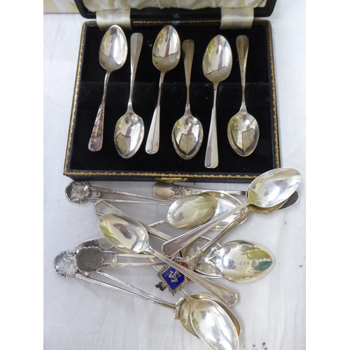 132 - A cased set of six silver tea spoons plus numerous loose silver tea spoons