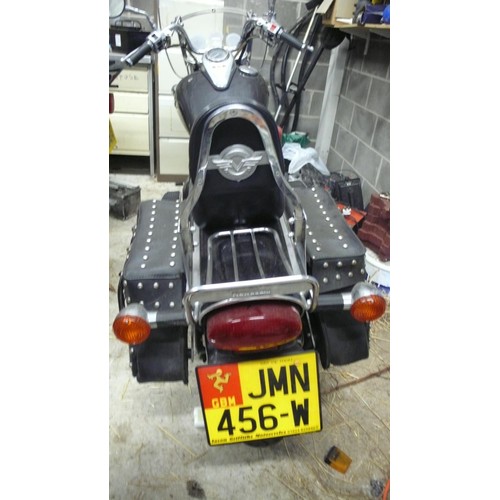 64 - JMN456W
Kawasaki Vulcan VN800
First registered 19/7/1996 
Tax exp 12/22
Mileage 26064
Leather pannie... 