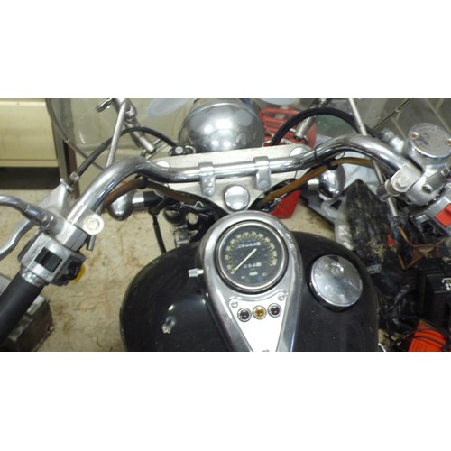 64 - JMN456W
Kawasaki Vulcan VN800
First registered 19/7/1996 
Tax exp 12/22
Mileage 26064
Leather pannie... 