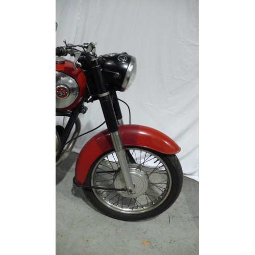 48 - 2804MN
AJS CSR648 648cc
First registered 22/12/1960
Mileage 36769
Taxed 3/23 History file