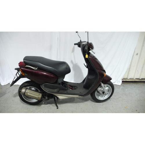 49 - FMN742K
Yamaha Neon YN100 Scooter
First registered 22/6/2000
Mileage 17257