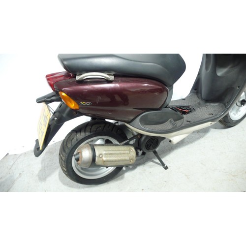 49 - FMN742K
Yamaha Neon YN100 Scooter
First registered 22/6/2000
Mileage 17257